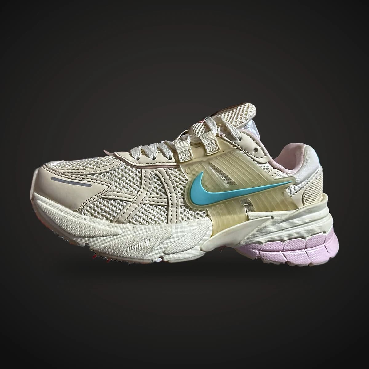 Running retro crema y turquesa
