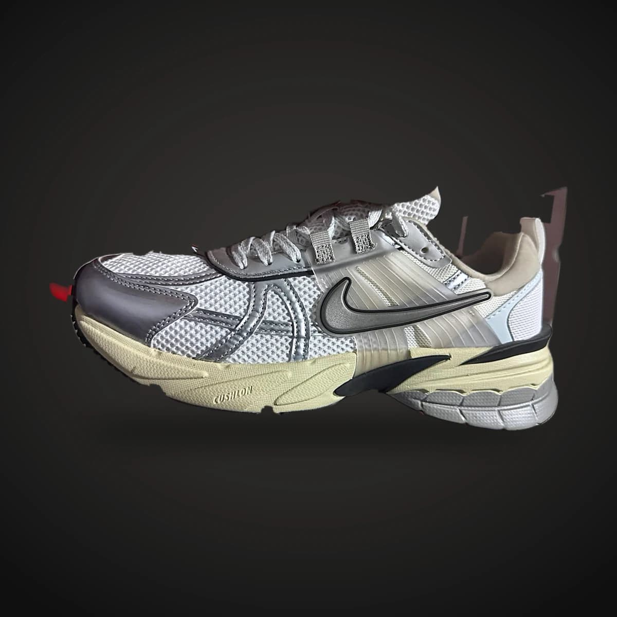 Running retro gris y beige