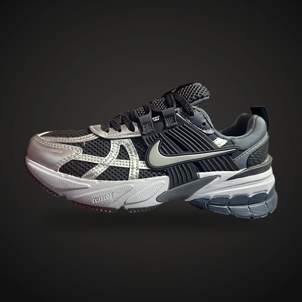 Running retro negro y gris