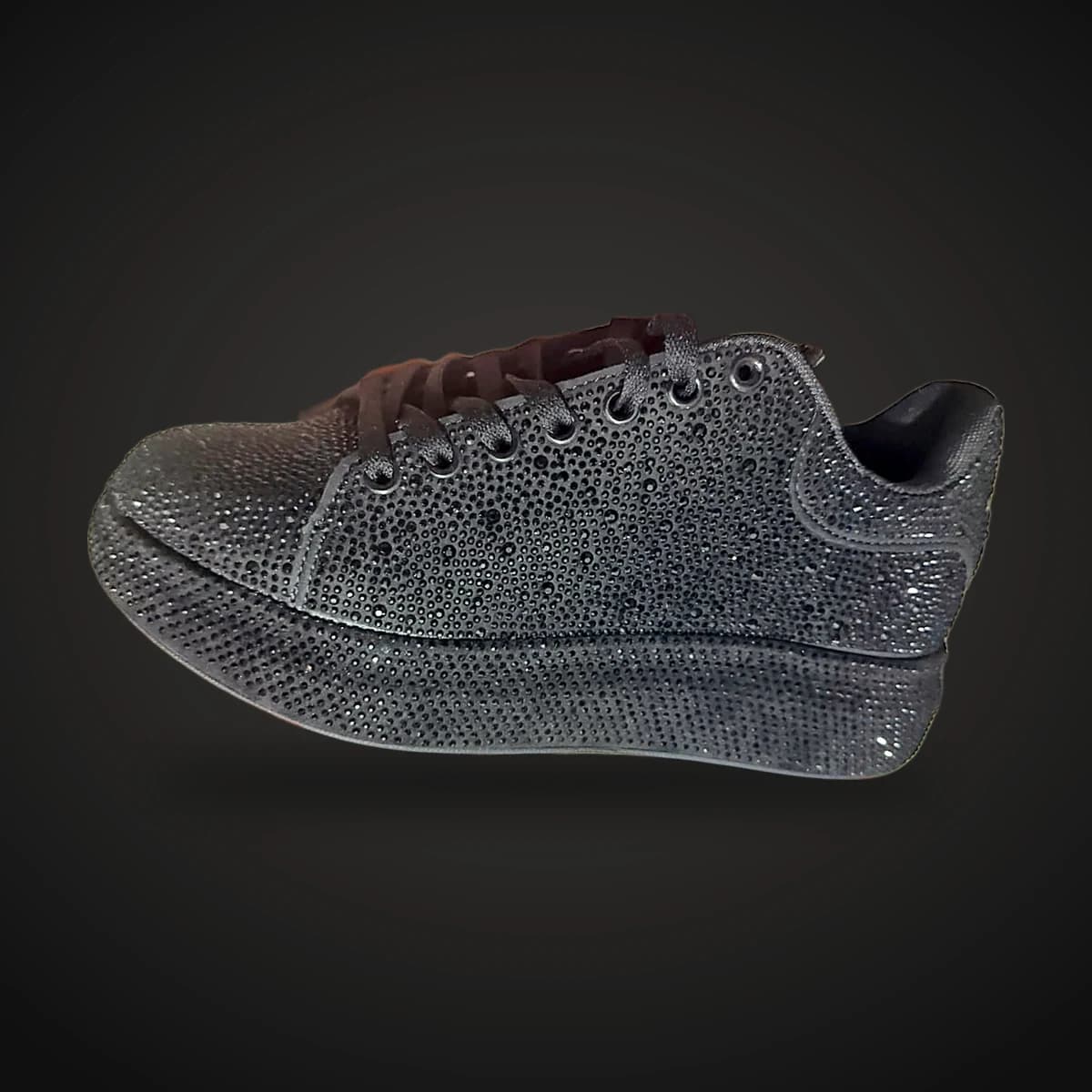 Sneaker con brillantes negro