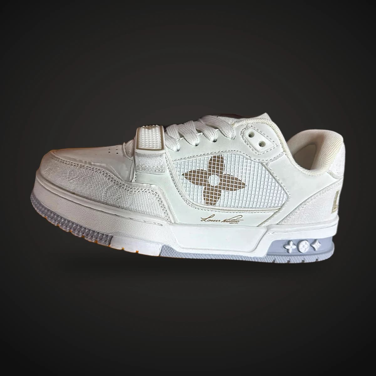 Trainer bajo blanco con detalle marrón