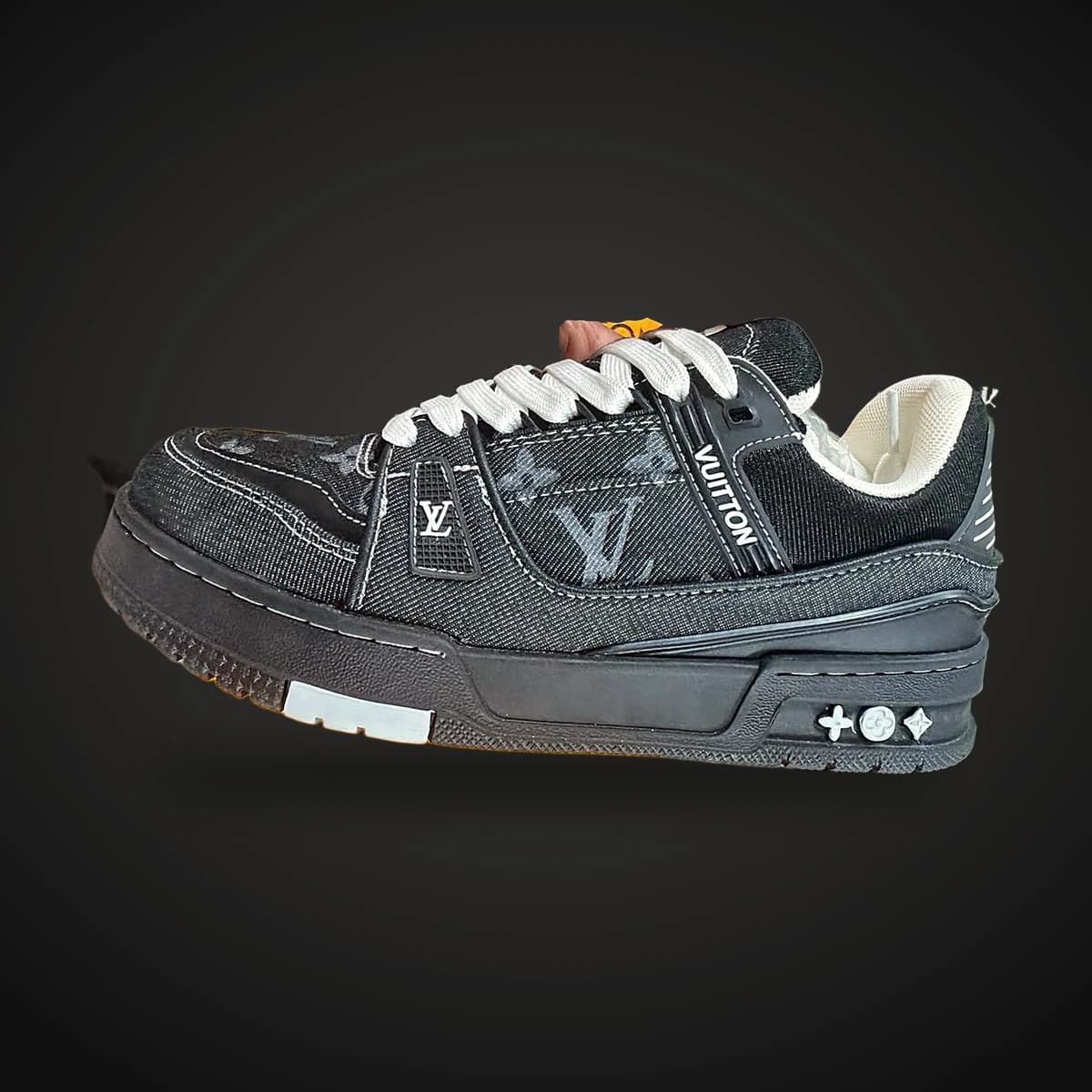 Trainer bajo negro denim